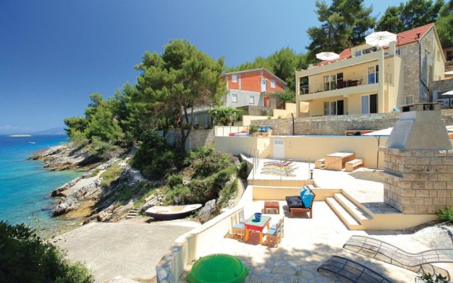 Stunning Home in Prigradica With Jacuzzi, Wifi and 8 Bedrooms