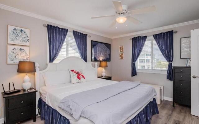 Just Beachy by Oak Island Accommodations