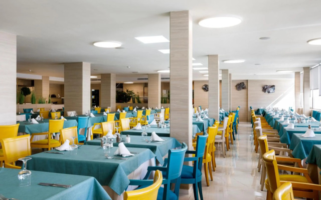 Aparthotel y Hotel Paguera Beach