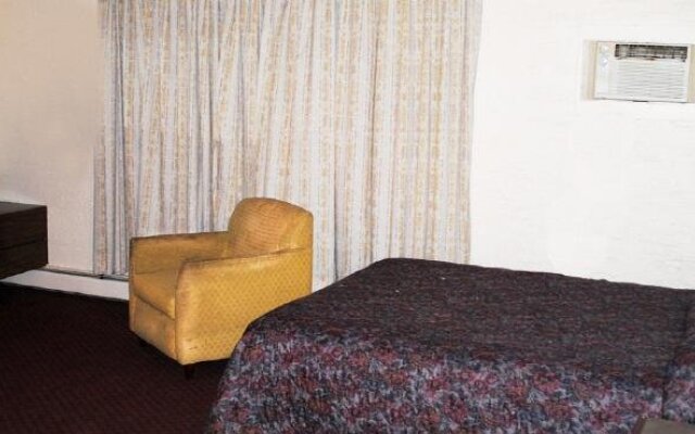 Lodge Motor Inn