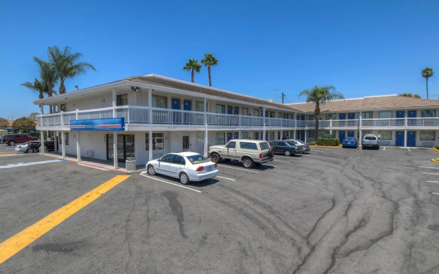 Motel 6 Santa Ana, CA
