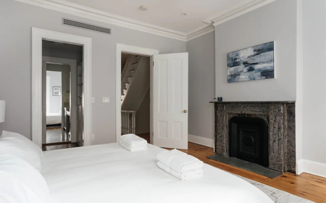 6 Bedroom Townhome Near NYC