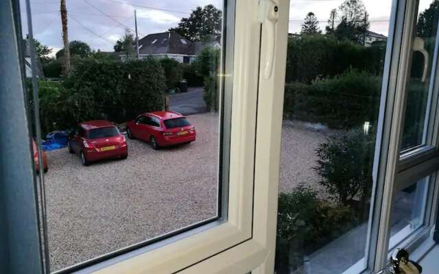 Lovely, Spacious 1-bed Apartment in Poole