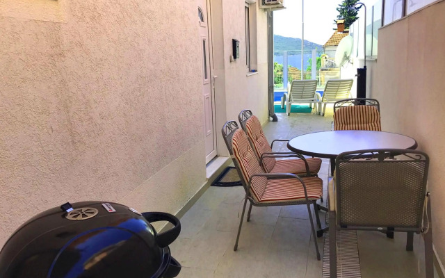 TOP-APARTMENT MONTENEGRO, with private Pool!