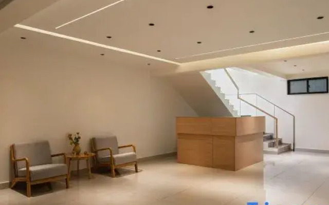 Lakeside Dream Chinese Inn