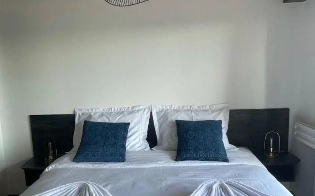 Roazhon Lodge