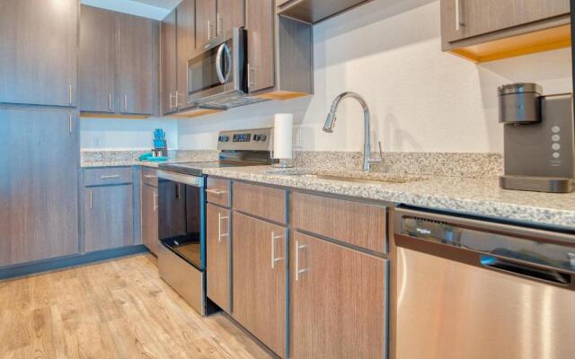 Deluxe One Bedroom Apartment