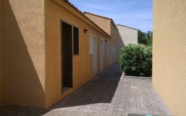 House With one Bedroom in Arles, With Pool Access and Furnished Garden