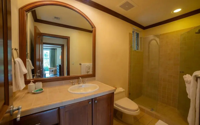 Bay Residence 9F 3 bdr 2 Bath