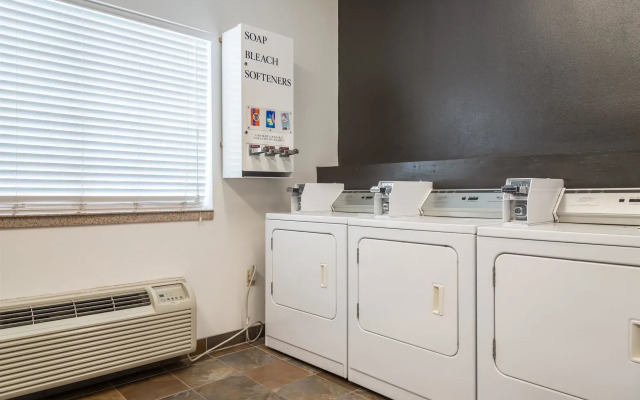 OYO Townhouse Sulphur, LA Extended Stay