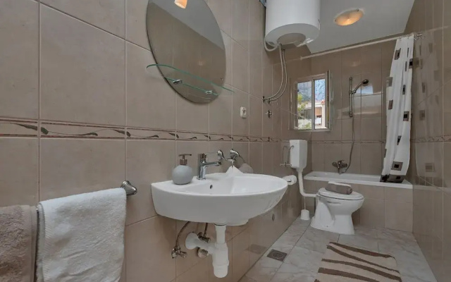 Apartment Petar with terrace