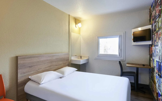 Hotel F1 Saint Denis centre Basilique