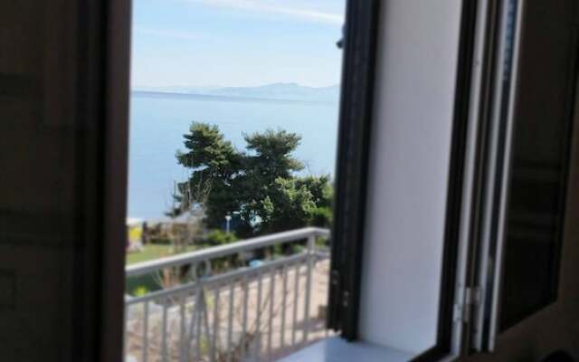 Seafront House Le Finestre Sul Mare With Balcony