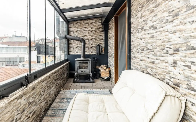 Central and Cozy Flat With Terrace in Sisli