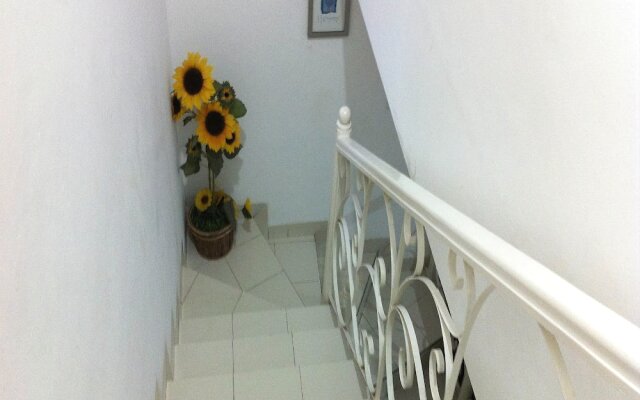 Villa Kota Bunga Dahlia