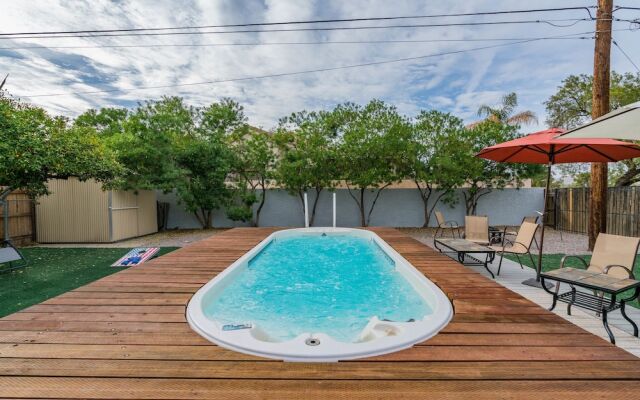 Chaparral House-Sleeps 14-Large Jacuzzi