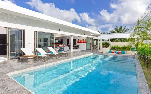 Open-space Design 4BR Pool Villa Luna