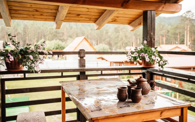 Медведь и Ягодка