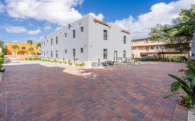 Apartment in Miami Oasis Family