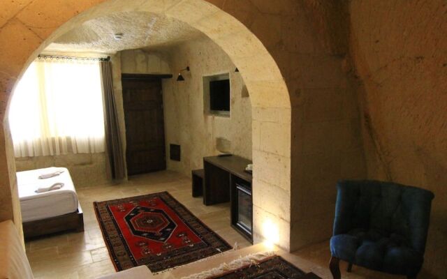 Tafana Cave & Stone Lodge