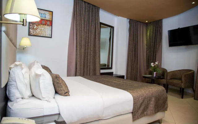 Malak Hotel