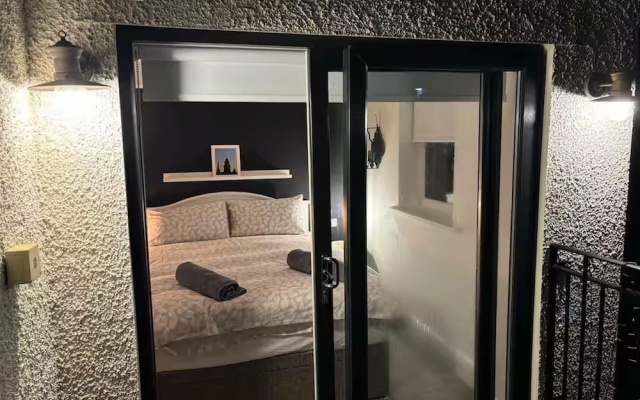 House Sleeps 5 With Parking
