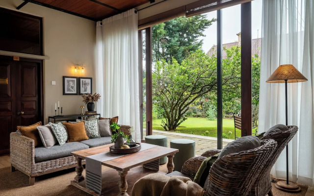 Tathya Hills - Luxe Garden Retreat