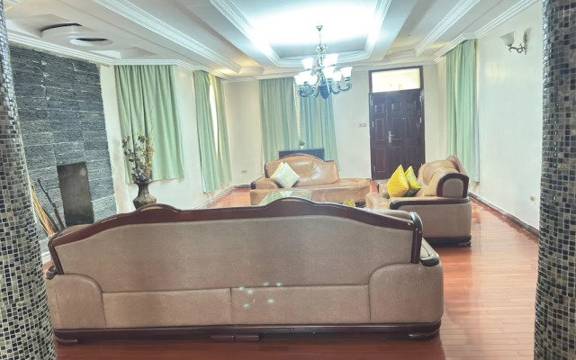 Lux Suites Lakeview Mansion Nakuru