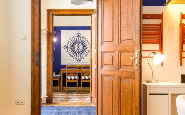Jokai 3 Apartment