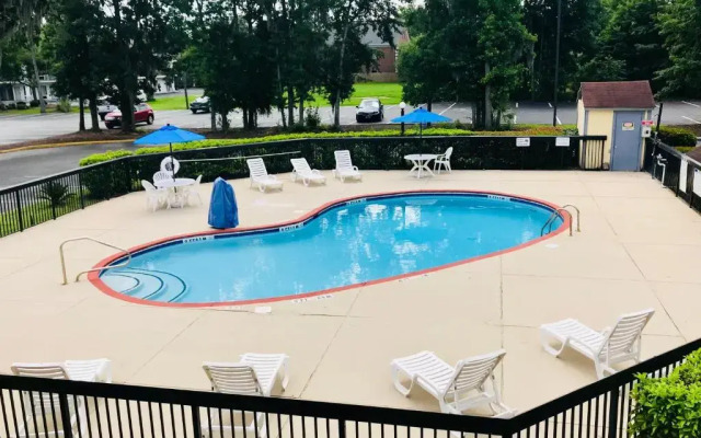 Motel 6 Savannah, GA - Midtown