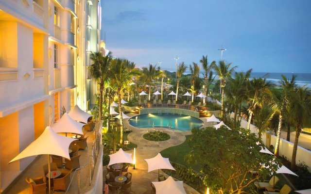 Suncoast Hotel & Towers