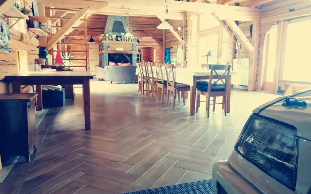 Crossline Lodge