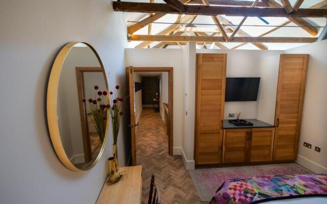 Padstow Escapes - The Long Room Luxury Apartment