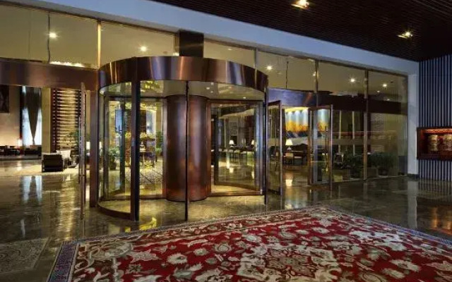 Snow Sands Grand Hotel