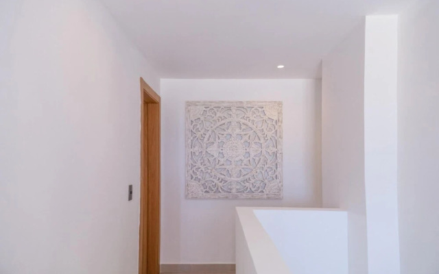 Gorgeous Terrific Roof Terrace With Private Picuzzi