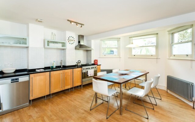 NEW Gorgeous 4 Bedroom Flat Muswell Hill Broadway