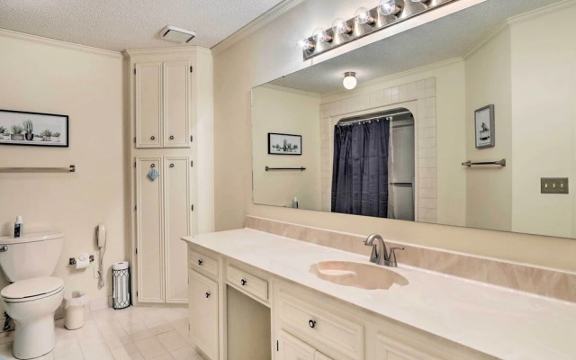 Lakeside Happiness: Home on Lake Moultrie!