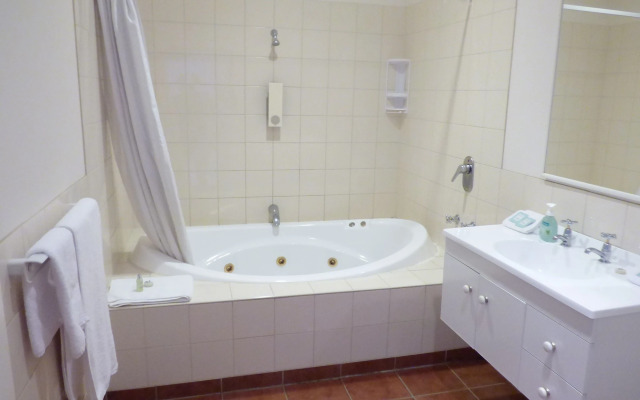 The Esplanade Motel & Conference Centre