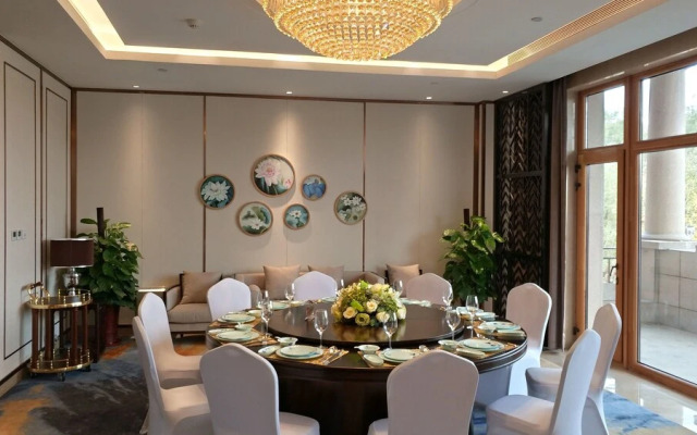 Zhuo Run Hot Spring Jian Guo Hotel