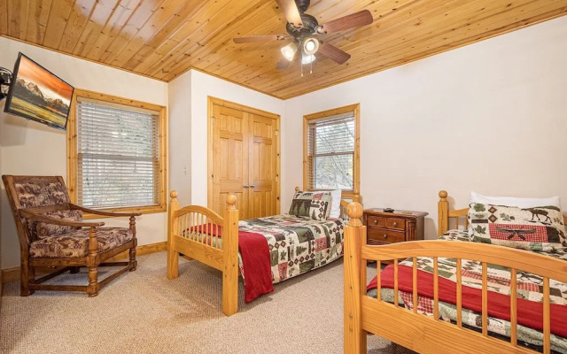 Lakeside Lodge