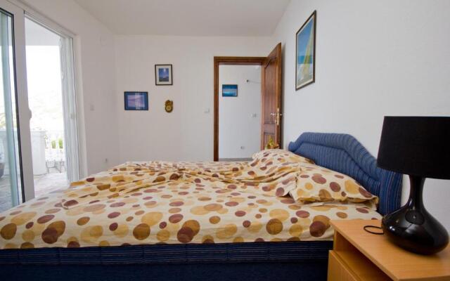 Apartments Dora