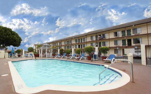 Best Western Surf City