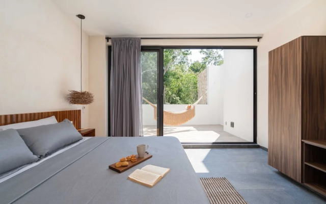 Twelve O’Clock Luxury Villas