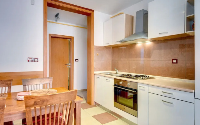 Modern Apartment in Pula With Swimming Pool