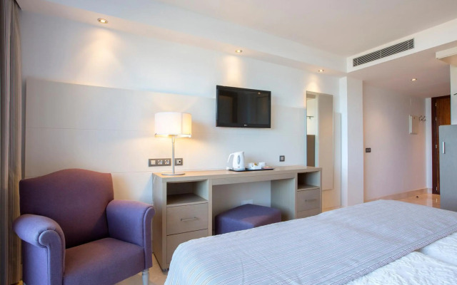 Hipotels Playa La Barrosa - Adults Only