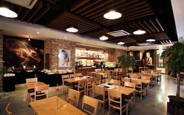 Travelodge Myeongdong City Hall