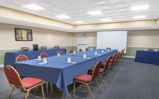 Holiday Inn & Suites Boca Raton - North by IHG