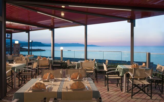 Golden Bay Boutique Hotel & Bungalows