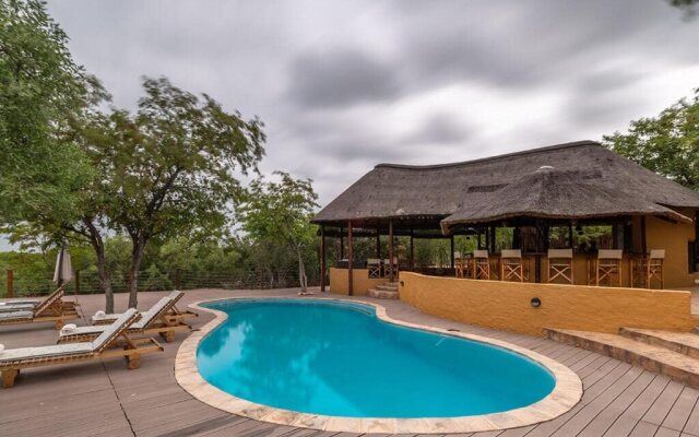 Mopane Bush Lodge