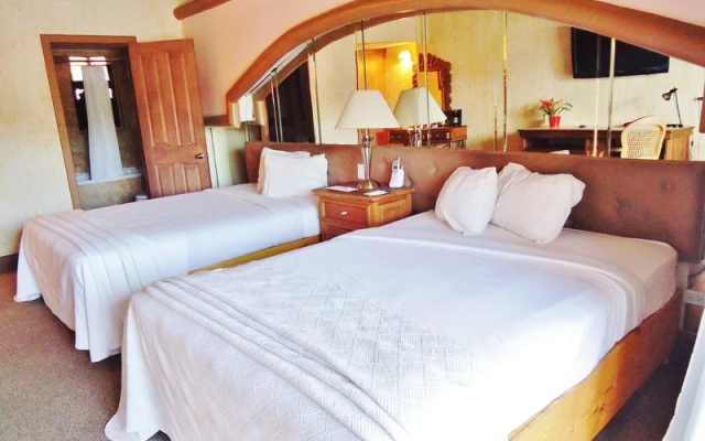 Americas Best Value Inn - Posada El Rey Sol